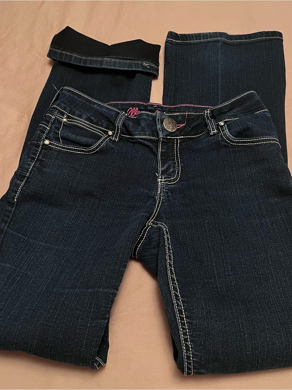Wrangler Woman’s Dark Blue Boot Cut Low Rise with Embroidery & Rhinestones Jeans